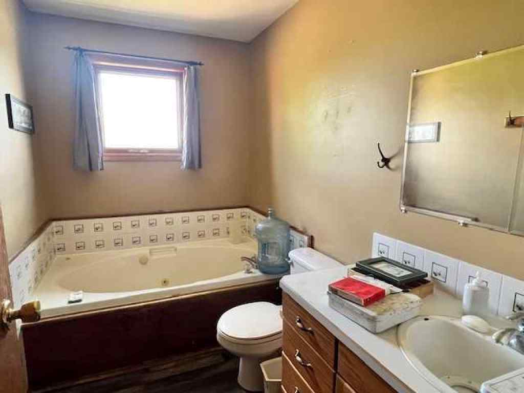 MLS® A2258477 - 6 1 Avenue  in Round Hill Round Hill, Residential