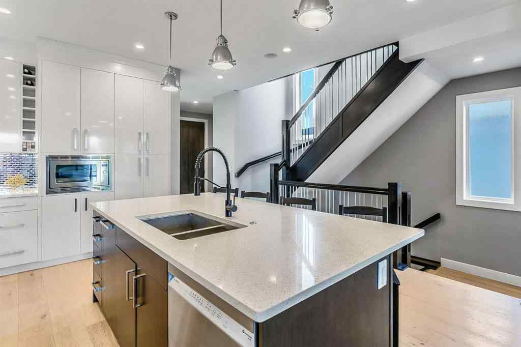 MLS® A2258481 - 906 43 Street SW in Rosscarrock Calgary, Residential
