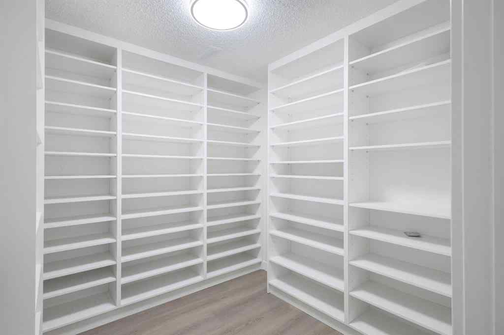 MLS® A2258488 - 331 Springbank Place SW in Springbank Hill Calgary, Residential