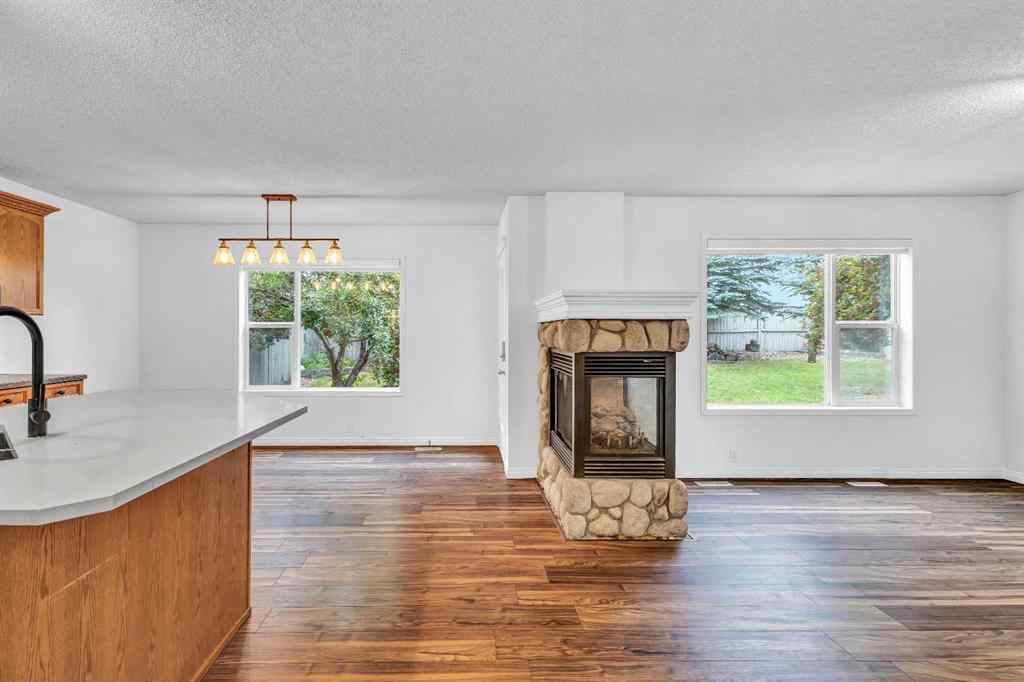 MLS® A2258488 - 331 Springbank Place SW in Springbank Hill Calgary, Residential