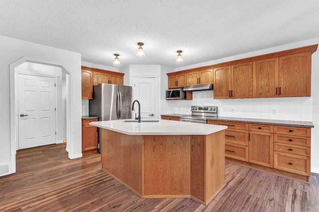 MLS® A2258488 - 331 Springbank Place SW in Springbank Hill Calgary, Residential
