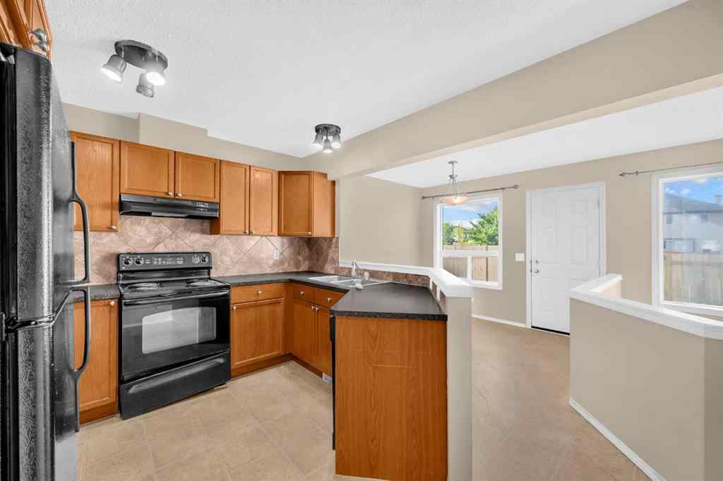 MLS® A2258489 - 5 Saddlebrook Common NE in Saddle Ridge Calgary, Residential