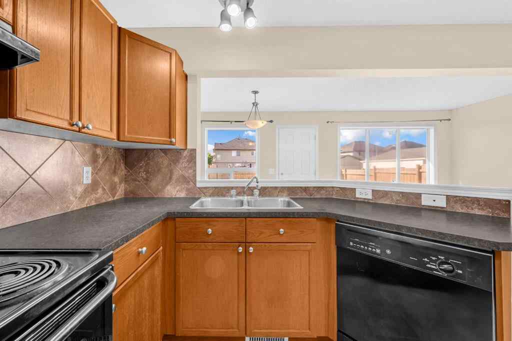 MLS® A2258489 - 5 Saddlebrook Common NE in Saddle Ridge Calgary, Residential