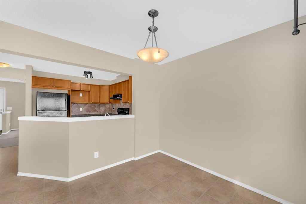 MLS® A2258489 - 5 Saddlebrook Common NE in Saddle Ridge Calgary, Residential