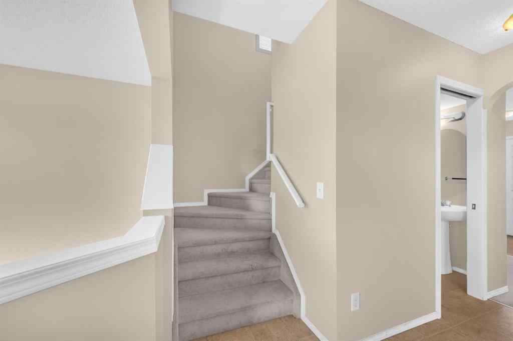 MLS® A2258489 - 5 Saddlebrook Common NE in Saddle Ridge Calgary, Residential