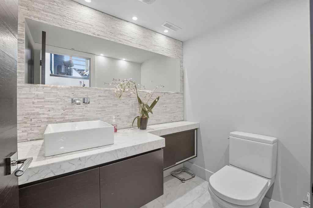 MLS® A2258491 - 1811 30 Avenue SW in South Calgary Calgary, Residential