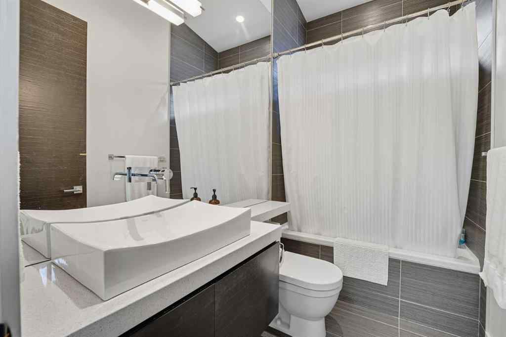 MLS® A2258491 - 1811 30 Avenue SW in South Calgary Calgary, Residential