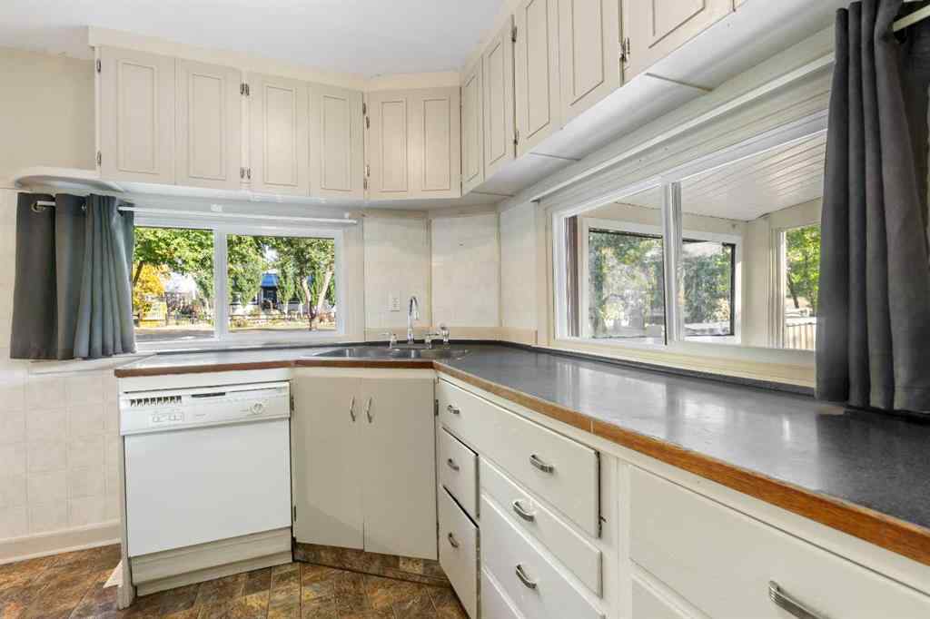 MLS® A2258492 - 4801 50 Avenue  in NONE Mayerthorpe, Residential