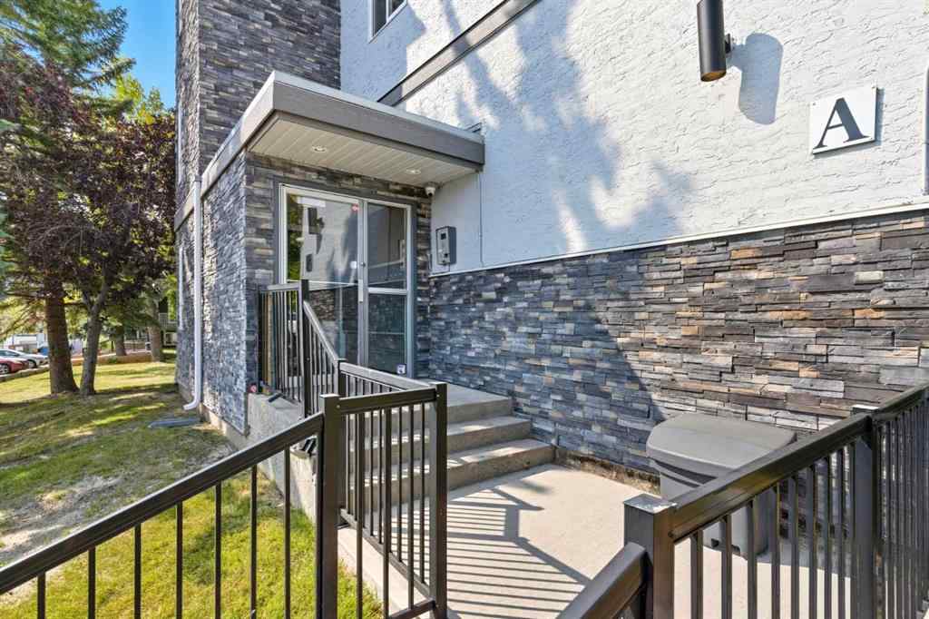 MLS® A2258493 - Unit #302A 5601 Dalton Drive NW in Dalhousie Calgary, Residential