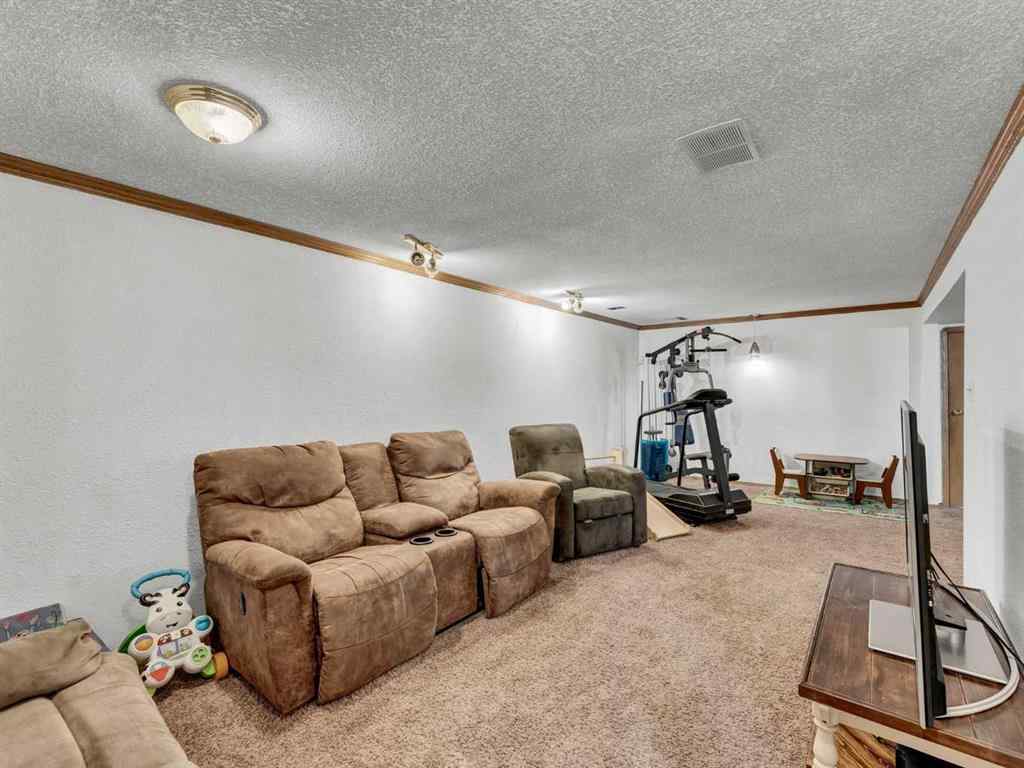 MLS® A2258495 - 112 Lake Newell Crescent E in Lakewood Brooks, Residential