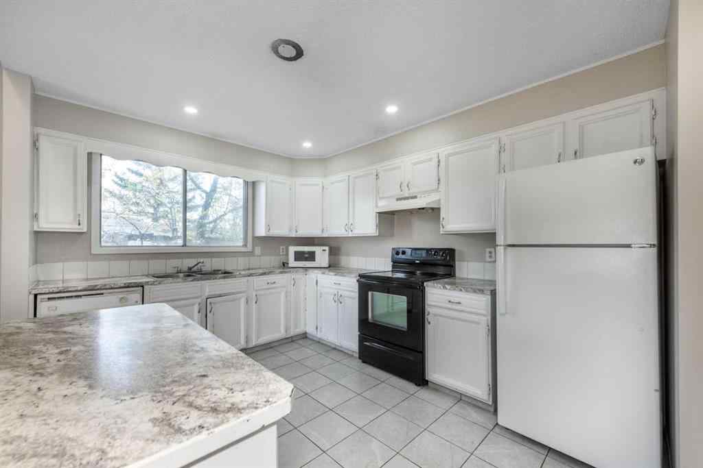 MLS® A2258496 - 4932 Whitehorn Drive NE in Whitehorn Calgary, Residential