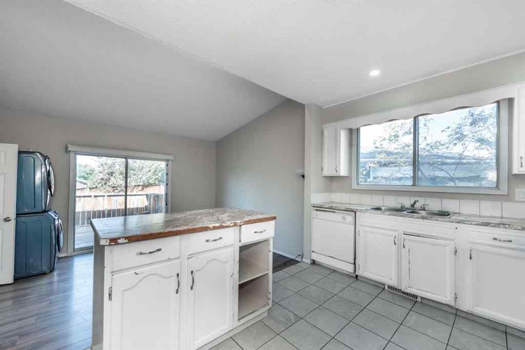 MLS® A2258496 - 4932 Whitehorn Drive NE in Whitehorn Calgary, Residential