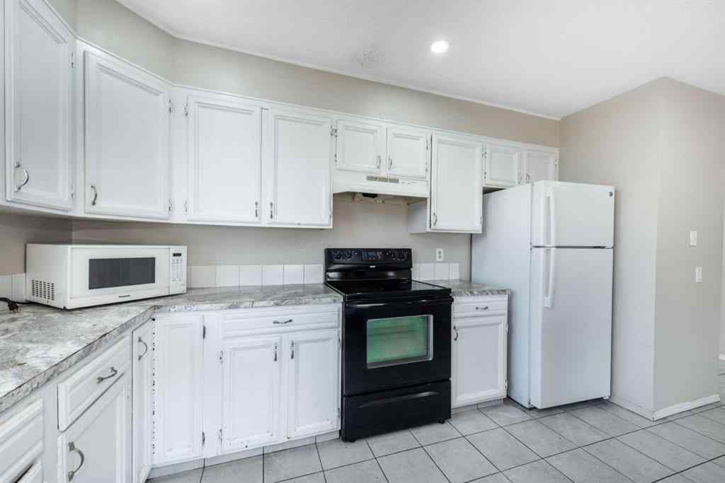 MLS® A2258496 - 4932 Whitehorn Drive NE in Whitehorn Calgary, Residential