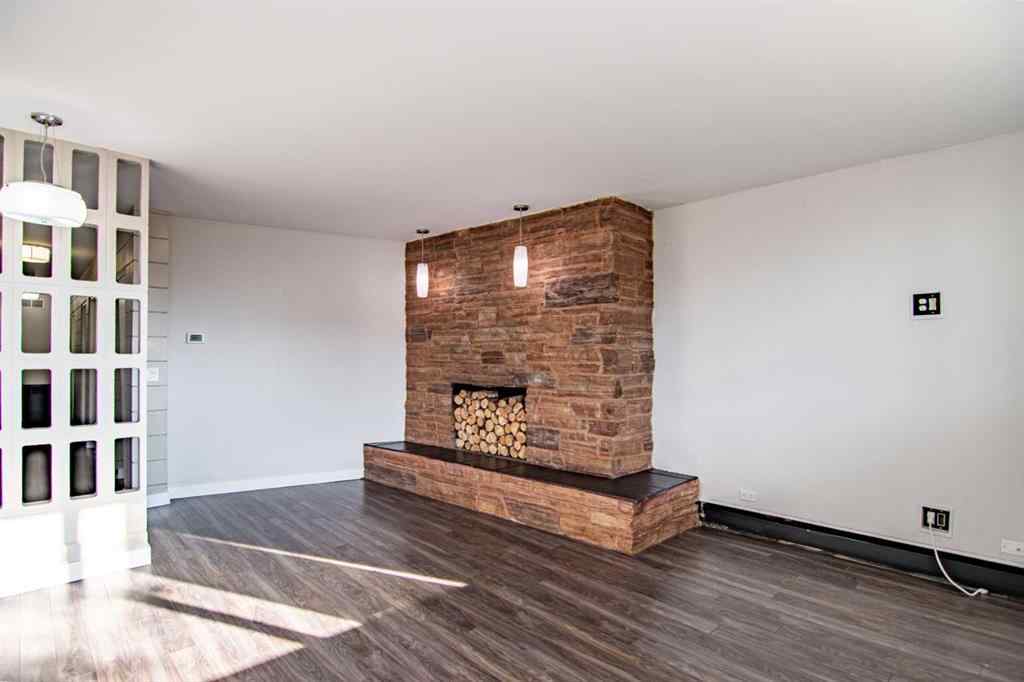MLS® A2258503 - Unit #C 3737 50 Street  in Eastview Red Deer, Residential