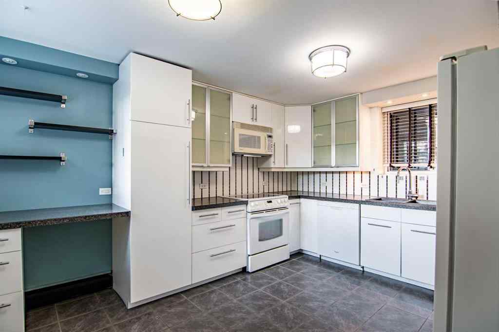 MLS® A2258503 - Unit #C 3737 50 Street  in Eastview Red Deer, Residential