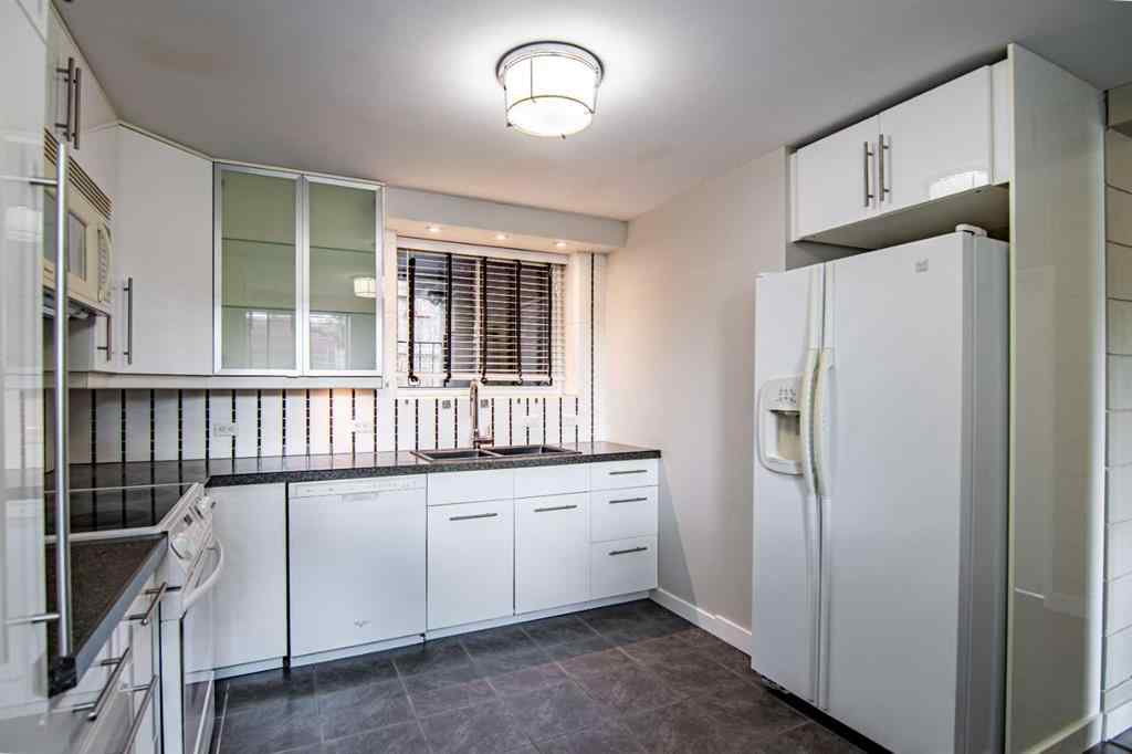 MLS® A2258503 - Unit #C 3737 50 Street  in Eastview Red Deer, Residential