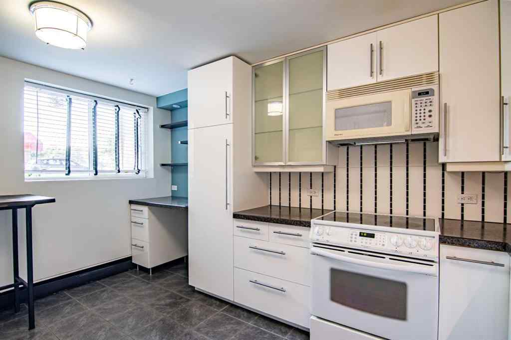 MLS® A2258503 - Unit #C 3737 50 Street  in Eastview Red Deer, Residential