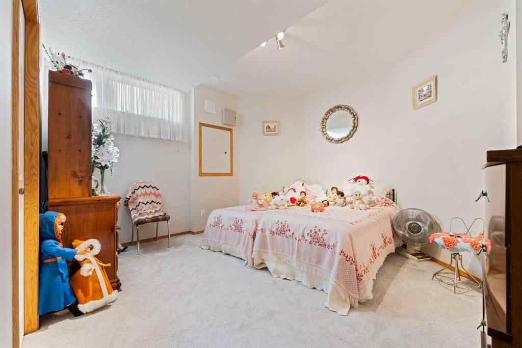 MLS® A2258506 - 16 Arbour Estates View NW in Arbour Lake Calgary, Residential