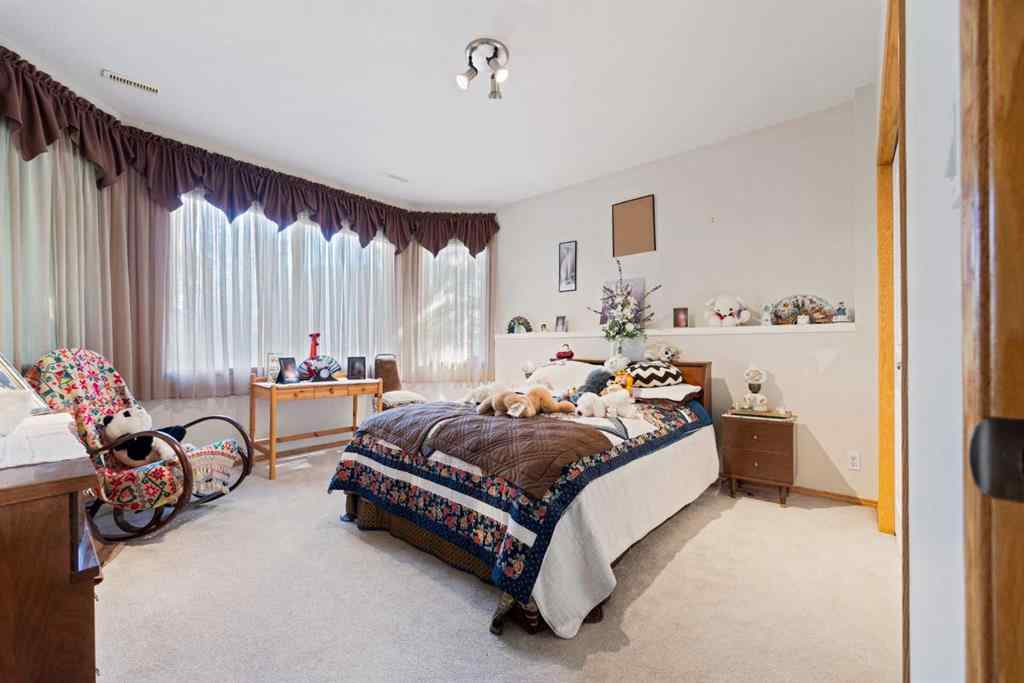 MLS® A2258506 - 16 Arbour Estates View NW in Arbour Lake Calgary, Residential