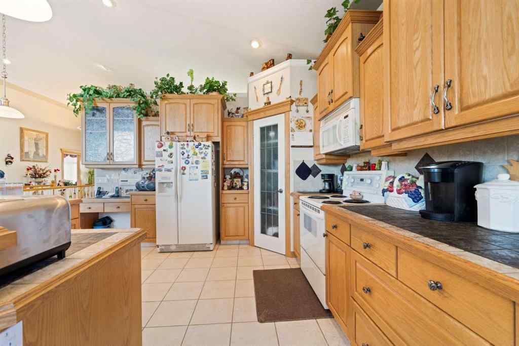 MLS® A2258506 - 16 Arbour Estates View NW in Arbour Lake Calgary, Residential