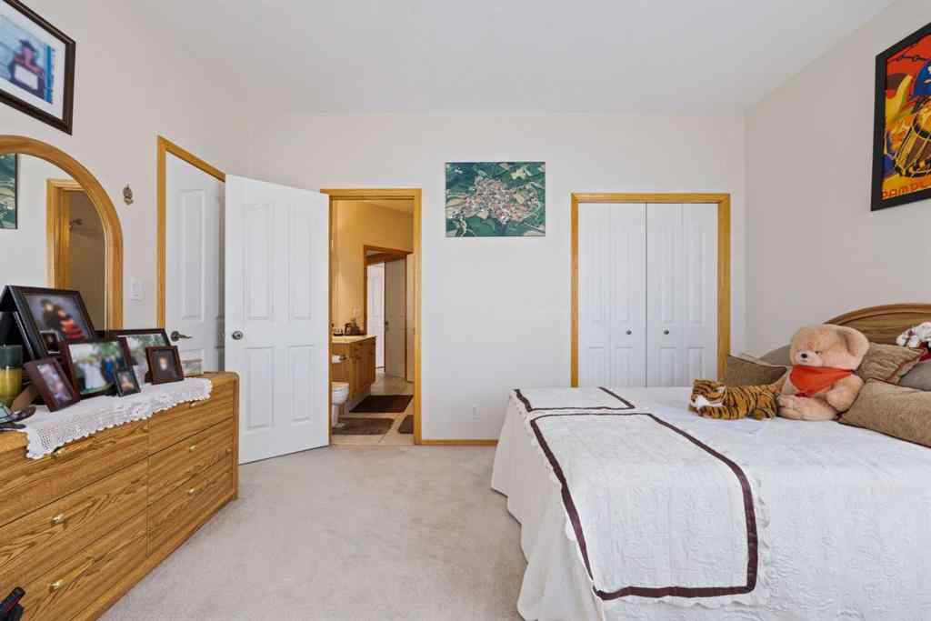 MLS® A2258506 - 16 Arbour Estates View NW in Arbour Lake Calgary, Residential