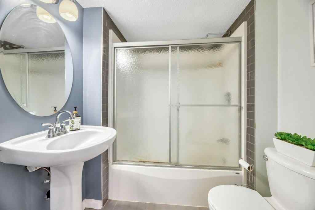 MLS® A2258515 - 319 SADDLEBROOK Circle E in Saddle Ridge Calgary, Residential