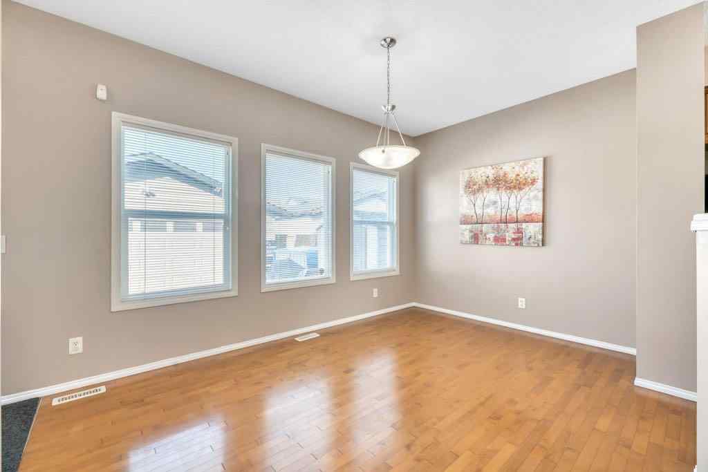 MLS® A2258515 - 319 SADDLEBROOK Circle E in Saddle Ridge Calgary, Residential