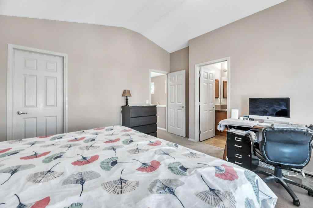 MLS® A2258515 - 319 SADDLEBROOK Circle E in Saddle Ridge Calgary, Residential