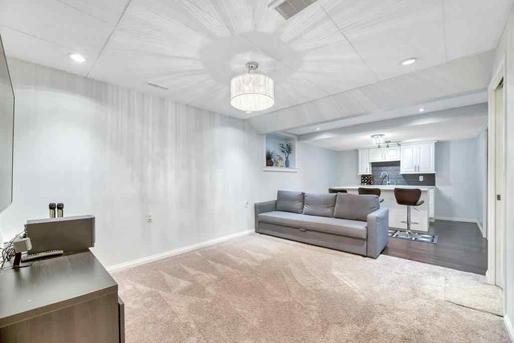 MLS® A2258515 - 319 SADDLEBROOK Circle E in Saddle Ridge Calgary, Residential