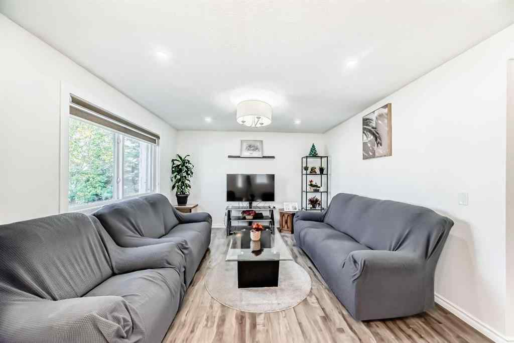 MLS® A2258520 - 83 Castlebrook Way NE in Castleridge Calgary, Residential