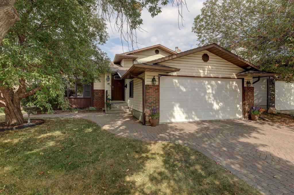 MLS® A2258522 - 19 Castlefall Way NE in Castleridge Calgary, Residential