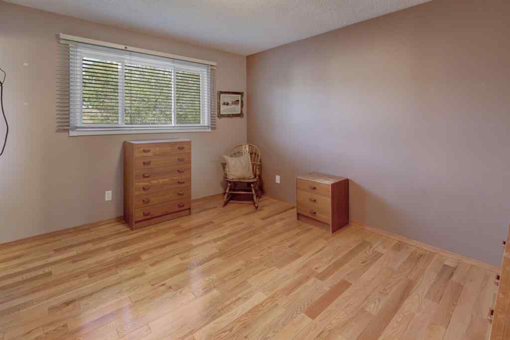 MLS® A2258522 - 19 Castlefall Way NE in Castleridge Calgary, Residential