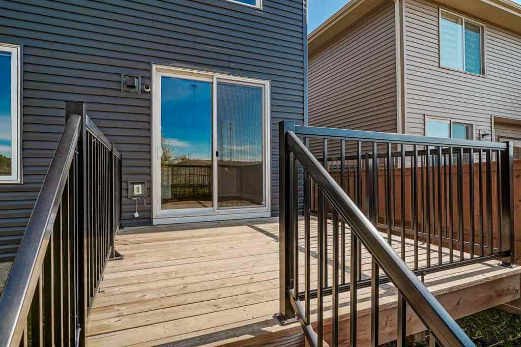 MLS® A2258529 - 28 Willow Street  in The Willows Cochrane, Residential