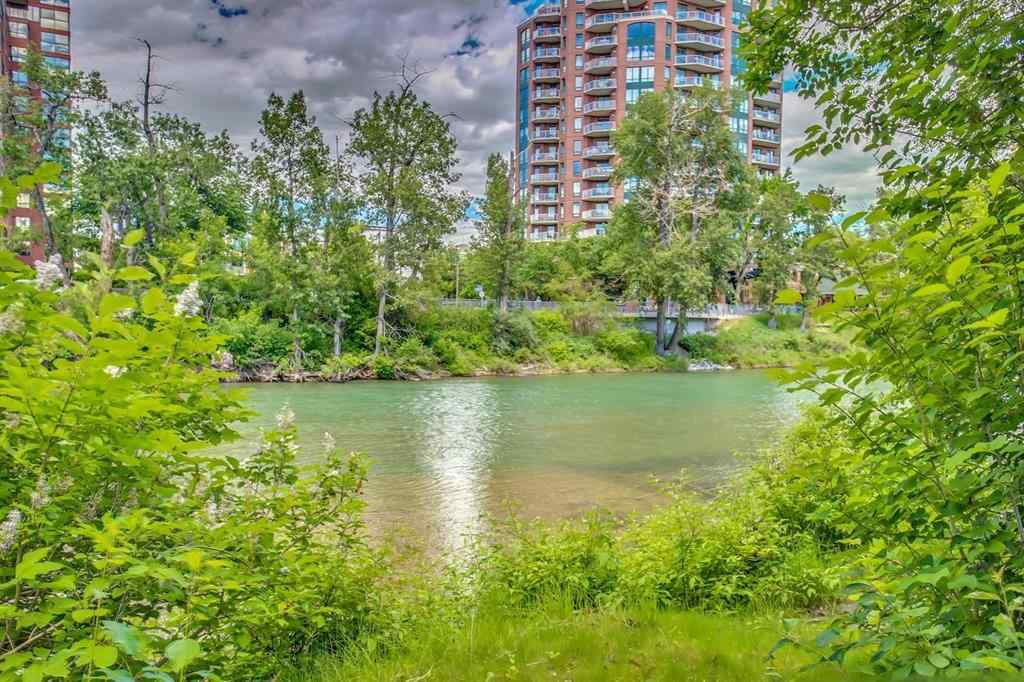 MLS® A2258538 - 3035 1 Street SW in Roxboro Calgary, Residential