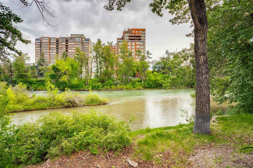 MLS® A2258538 - 3035 1 Street SW in Roxboro Calgary, Residential