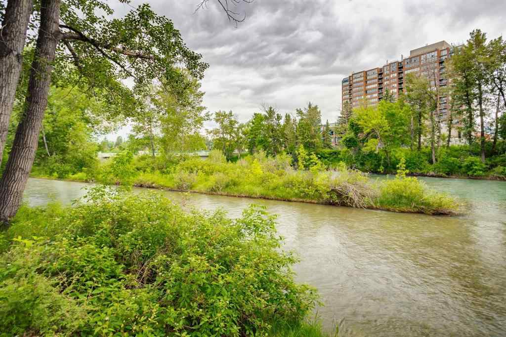 MLS® A2258538 - 3035 1 Street SW in Roxboro Calgary, Residential