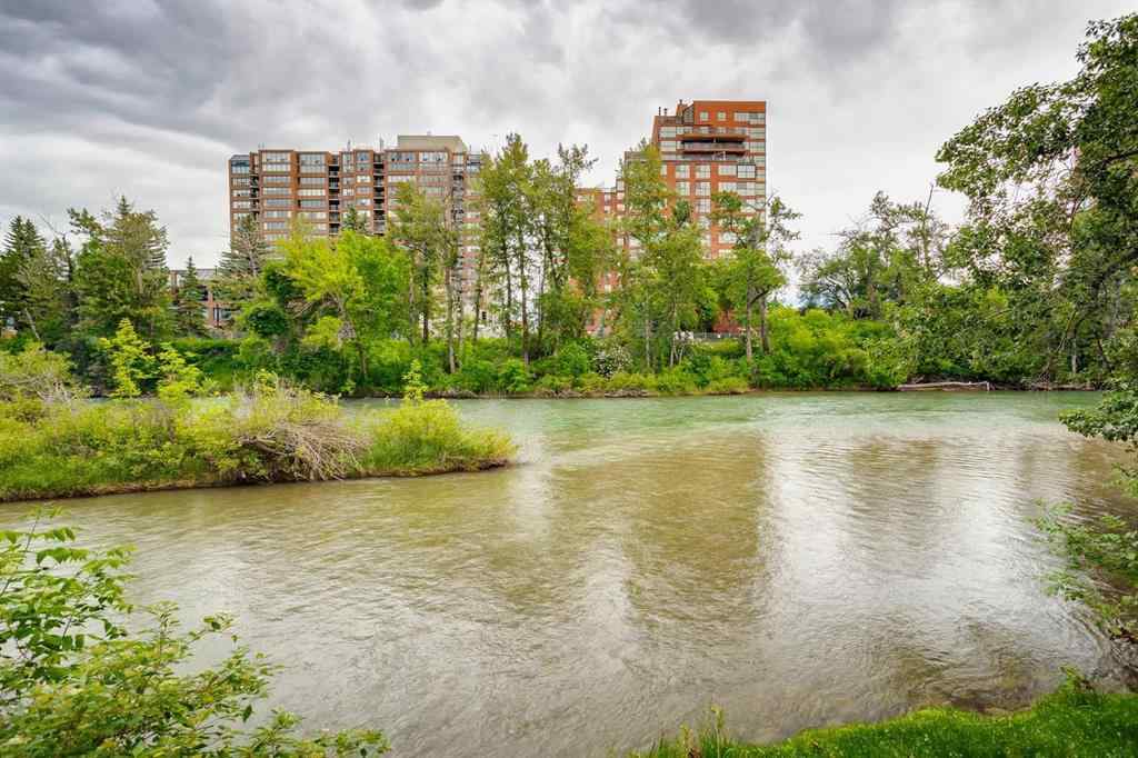 MLS® A2258538 - 3035 1 Street SW in Roxboro Calgary, Residential