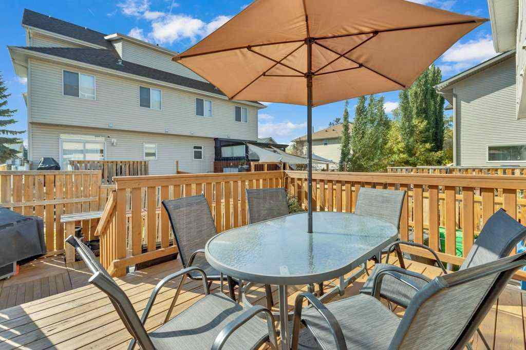 MLS® A2258542 - 5024 47 Street  in Downtown Sylvan Lake, Residential