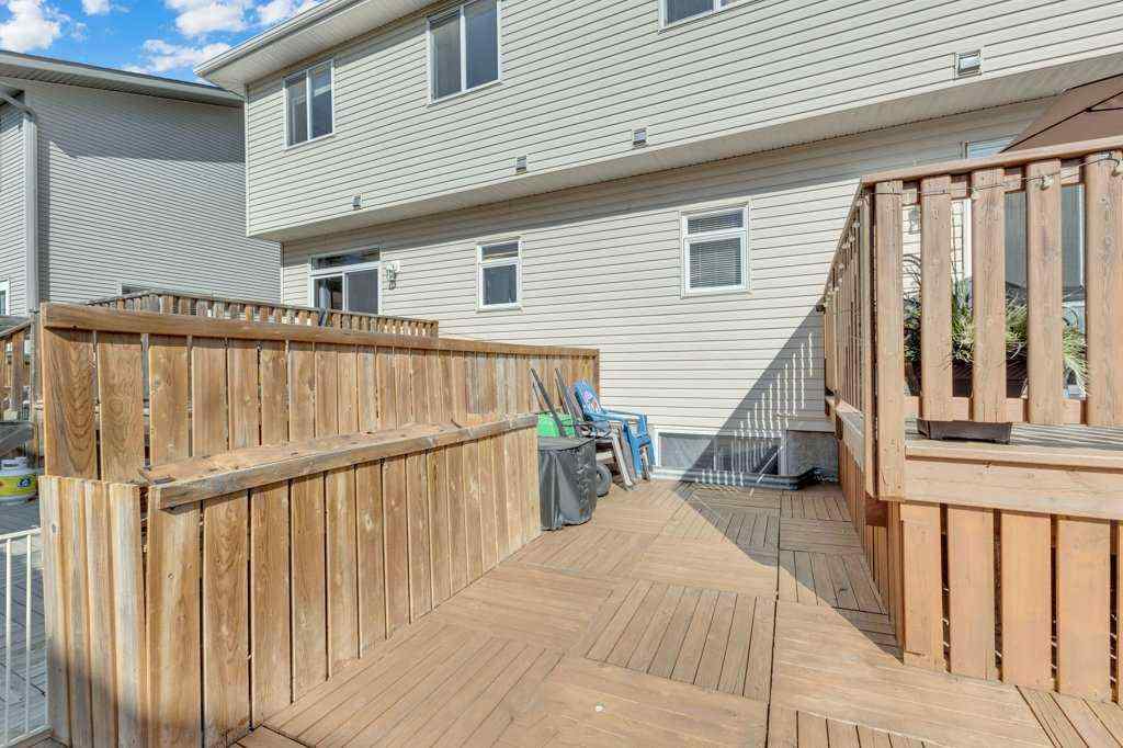 MLS® A2258542 - 5024 47 Street  in Downtown Sylvan Lake, Residential
