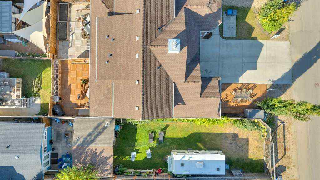 MLS® A2258542 - 5024 47 Street  in Downtown Sylvan Lake, Residential