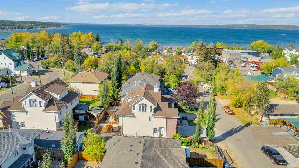 MLS® A2258542 - 5024 47 Street  in Downtown Sylvan Lake, Residential