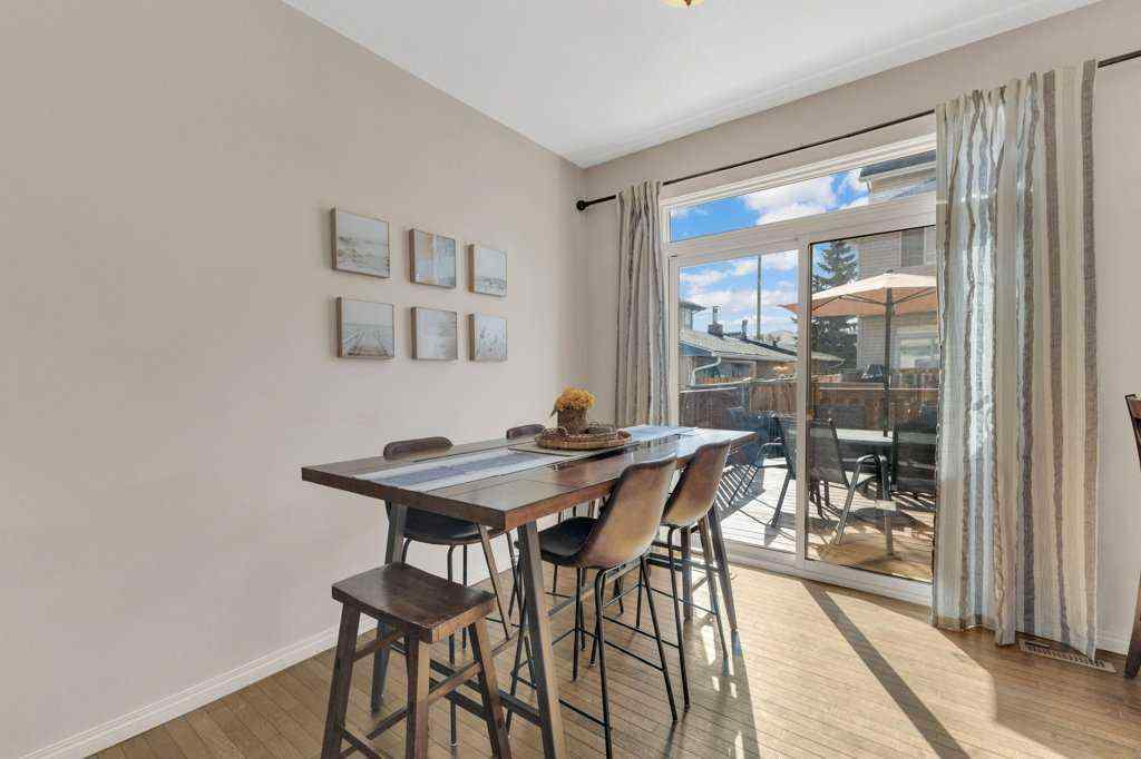 MLS® A2258542 - 5024 47 Street  in Downtown Sylvan Lake, Residential