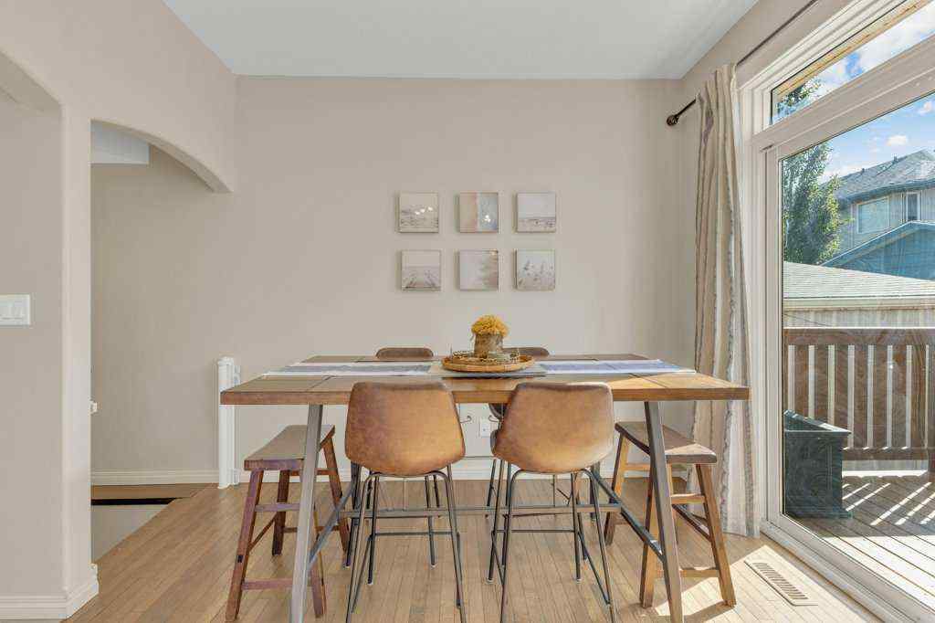 MLS® A2258542 - 5024 47 Street  in Downtown Sylvan Lake, Residential