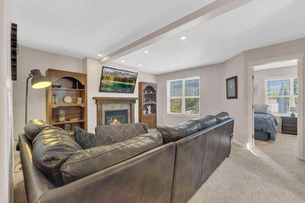 MLS® A2258542 - 5024 47 Street  in Downtown Sylvan Lake, Residential