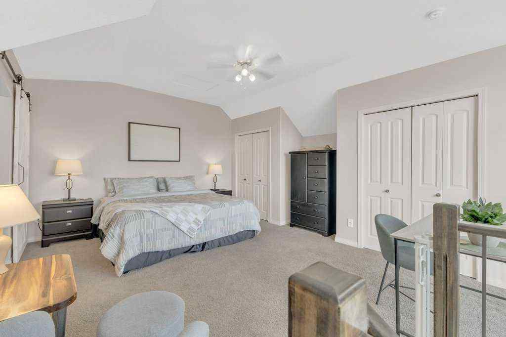 MLS® A2258542 - 5024 47 Street  in Downtown Sylvan Lake, Residential