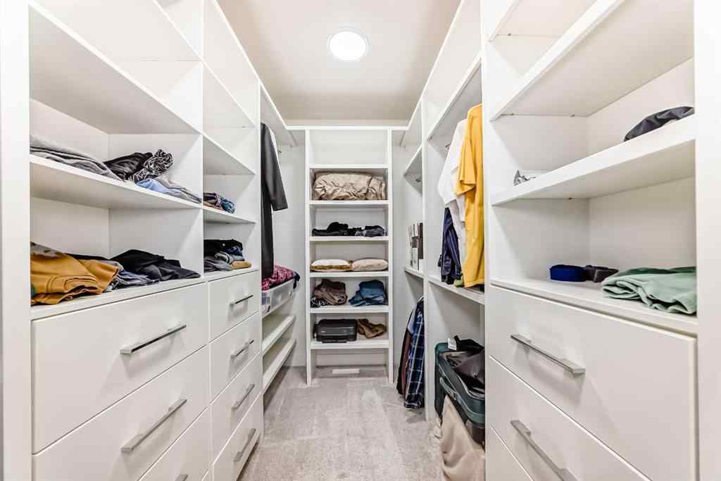 MLS® A2258543 - 226 21 Avenue NE in Tuxedo Park Calgary, Residential