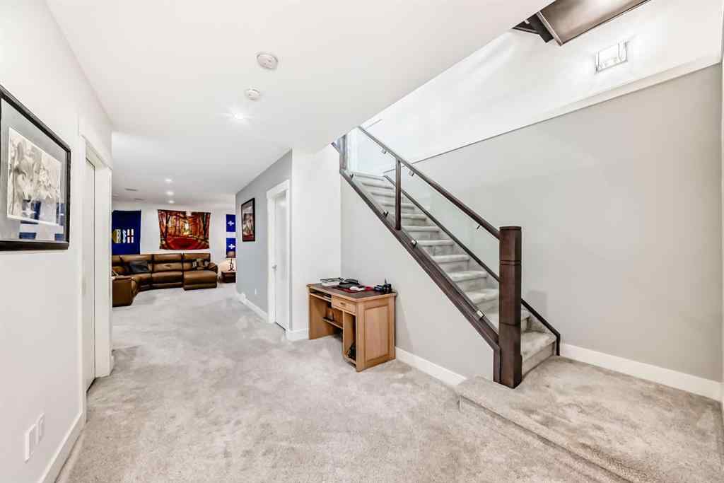 MLS® A2258543 - 226 21 Avenue NE in Tuxedo Park Calgary, Residential