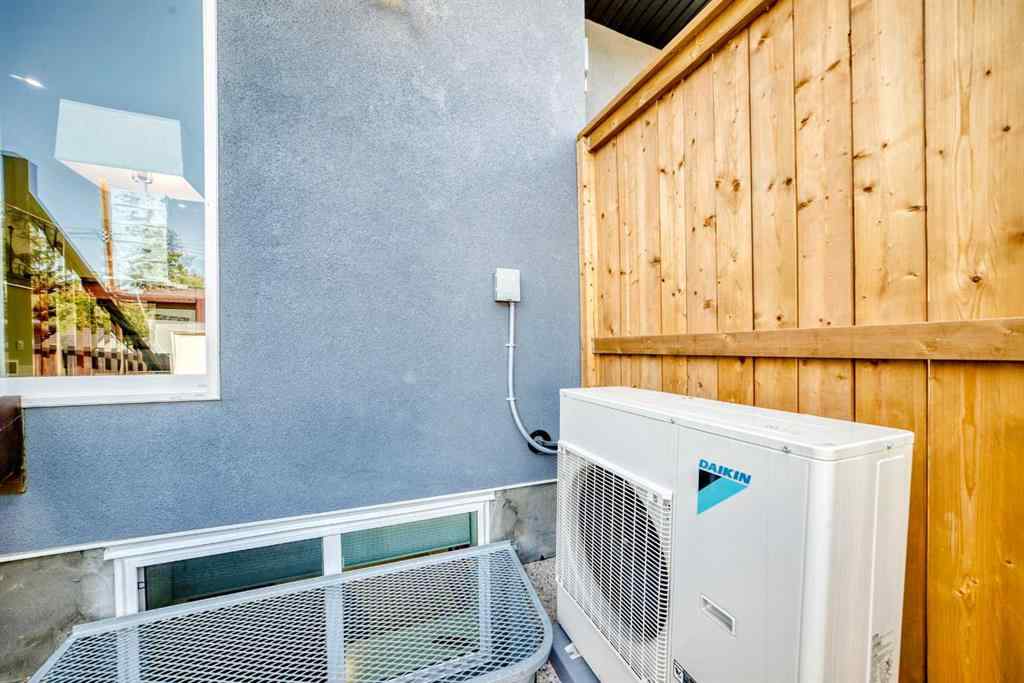 MLS® A2258543 - 226 21 Avenue NE in Tuxedo Park Calgary, Residential