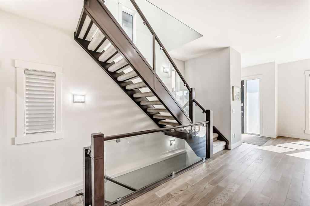 MLS® A2258543 - 226 21 Avenue NE in Tuxedo Park Calgary, Residential