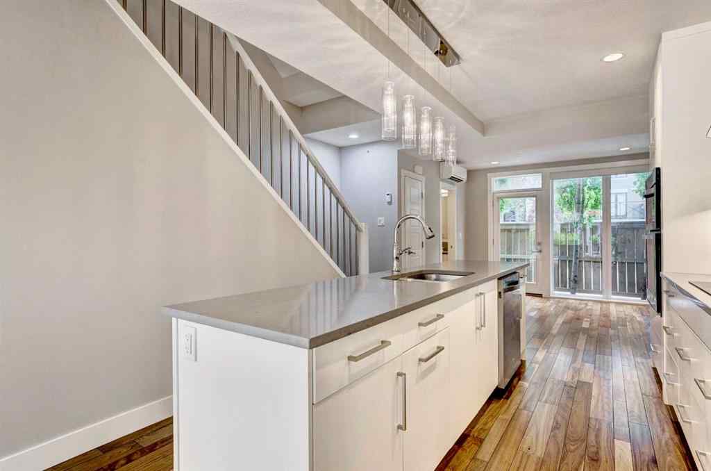 MLS® A2258554 - Unit #204 2717 17 Street SW in South Calgary Calgary, Residential